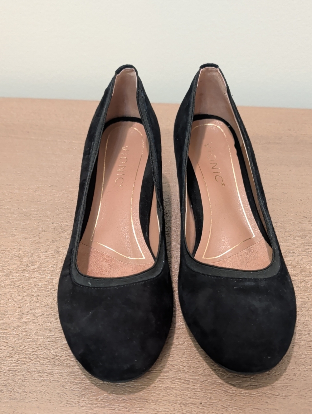 Vionic Black Suede Round-Toe Flats